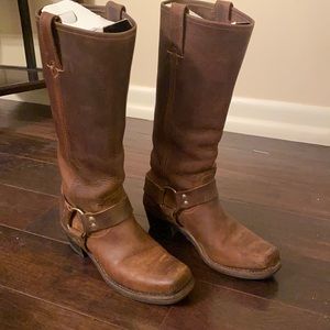 FRYE HARNESS 15R - Size 7.5 Women